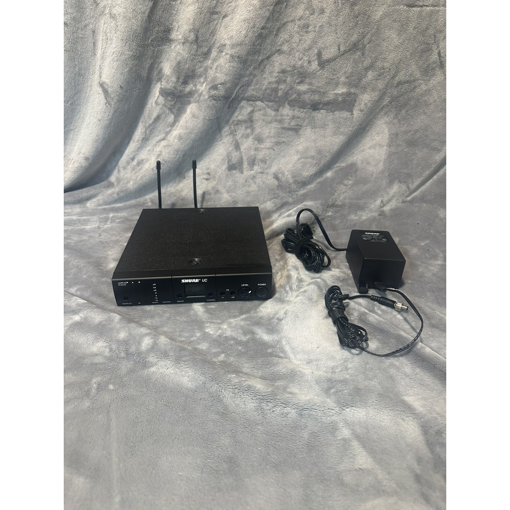 SHURE UC4-UB Wireless Microphone Receiver 692-716 MHz w/Antennas & PS